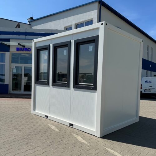 Prefab kantoorunit KLW 32 Kantoorunit kopen? Nog een afbeelding van deze fraaie en voordelige prefab kantoorunit voor binnen bij Mechanische Industrie Coronam B.V. Ook als geïsoleerde kantoorunit voor de buitenruimte leverbaar.
